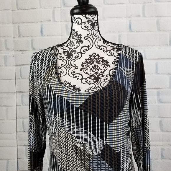 Liz Claiborne sz m 3/4 sleeve stretch top - Picture 2 of 8